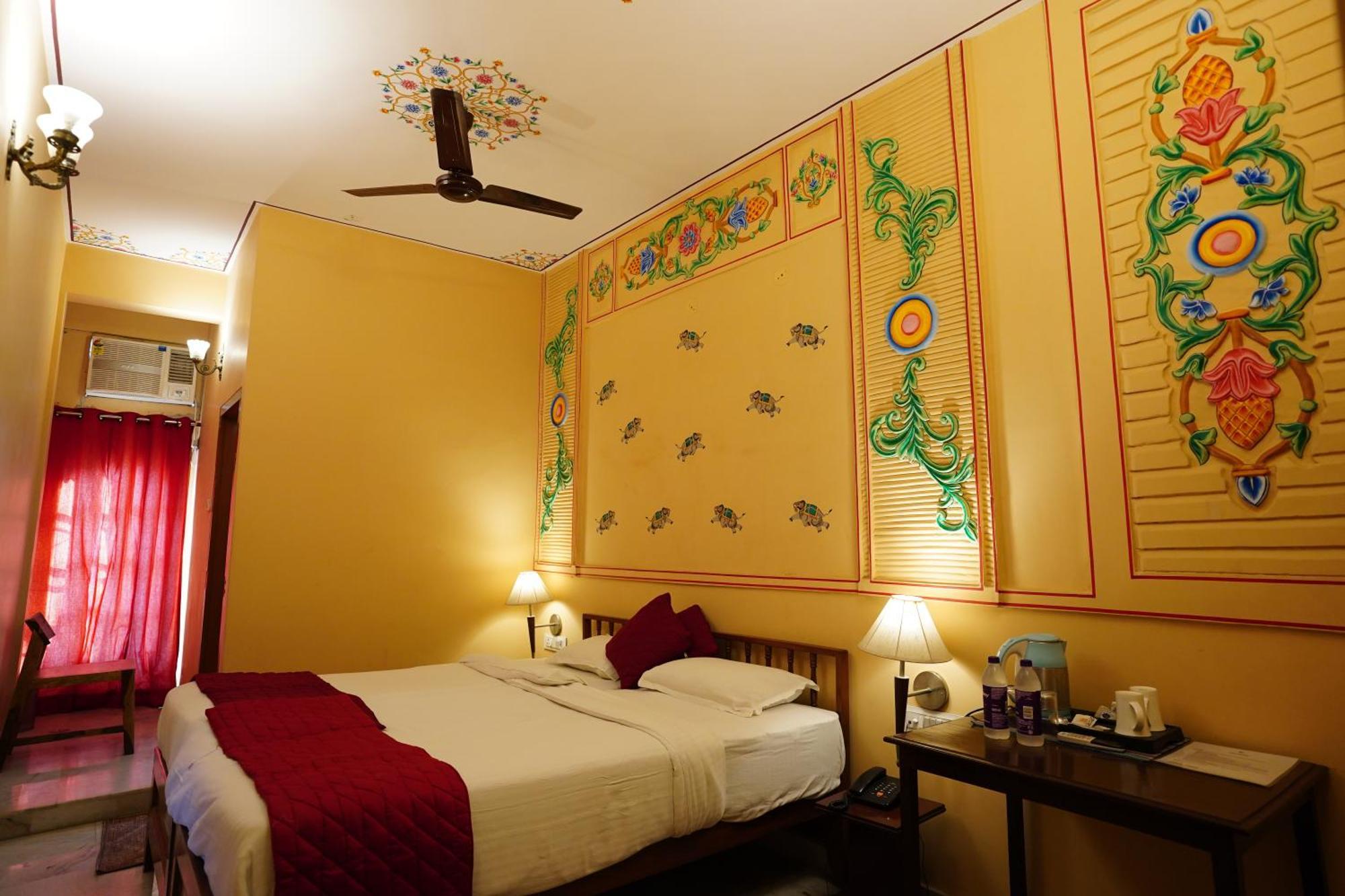 Haveli Kalwara - A Heritage Hotel Jaipur Room photo