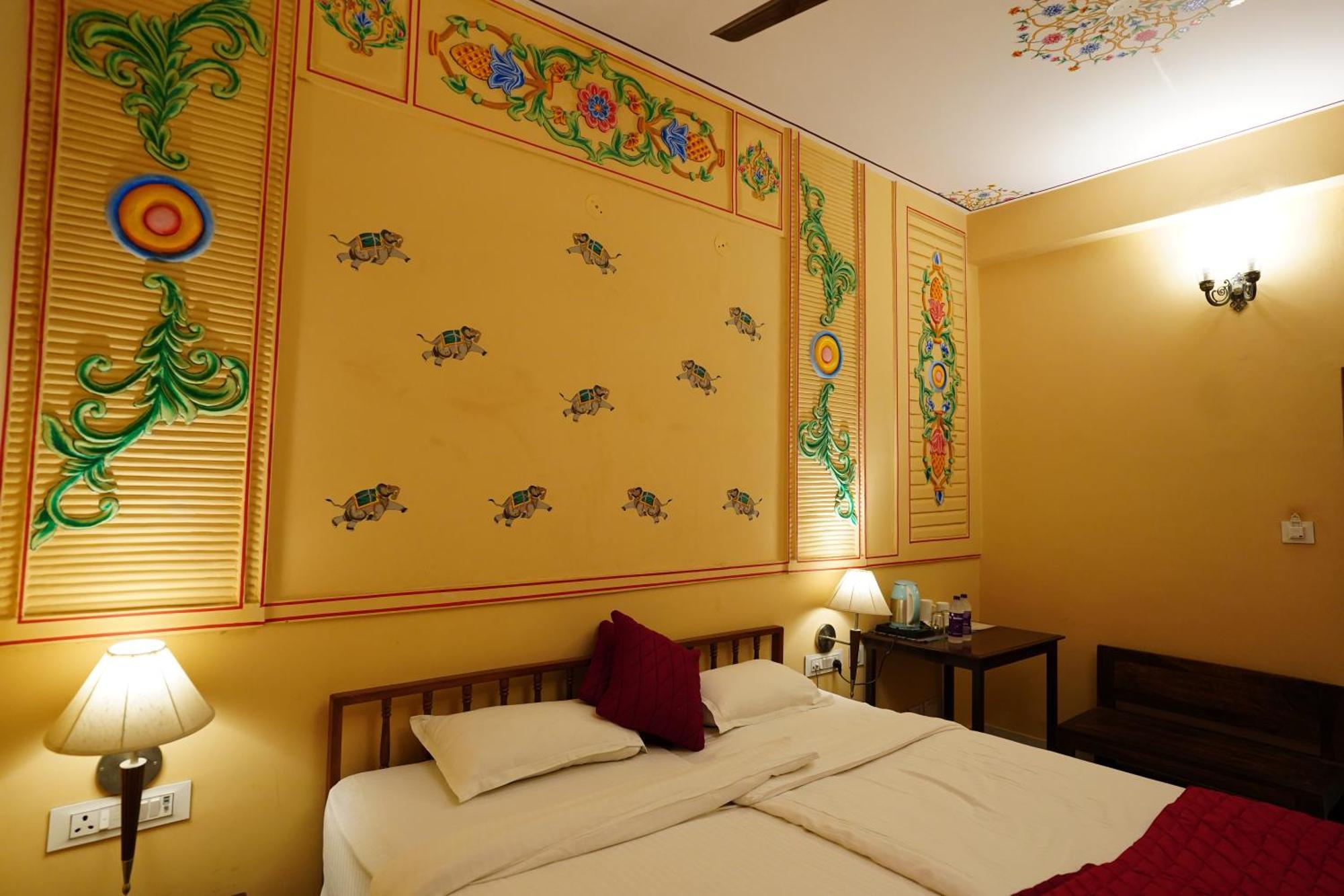 Haveli Kalwara - A Heritage Hotel Jaipur Room photo